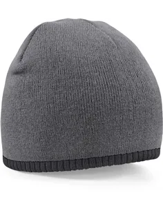 pletena kapa s kontrastno obrobo B44C 2