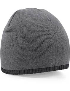 pletena kapa s kontrastno obrobo B44C 2